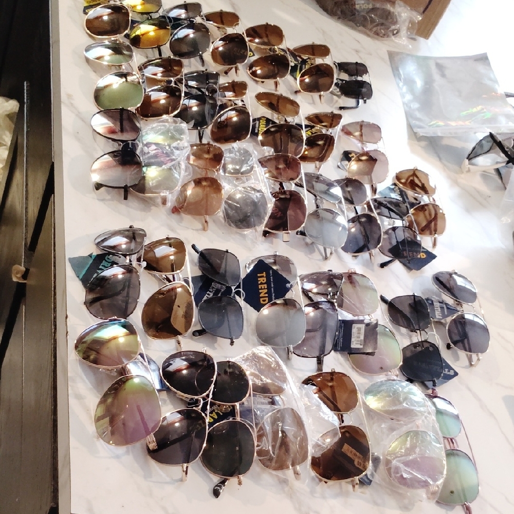 40 Pairs Foster Grant Women's Sunglasses Collection - Gold, Silver, Brown